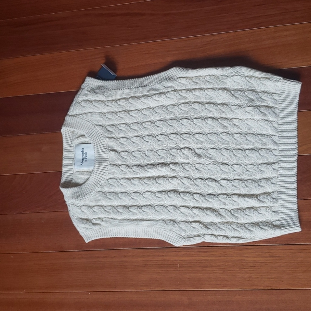 NWOT Abercrombie & Fitch Slim Cropped Crew Sweater Vest